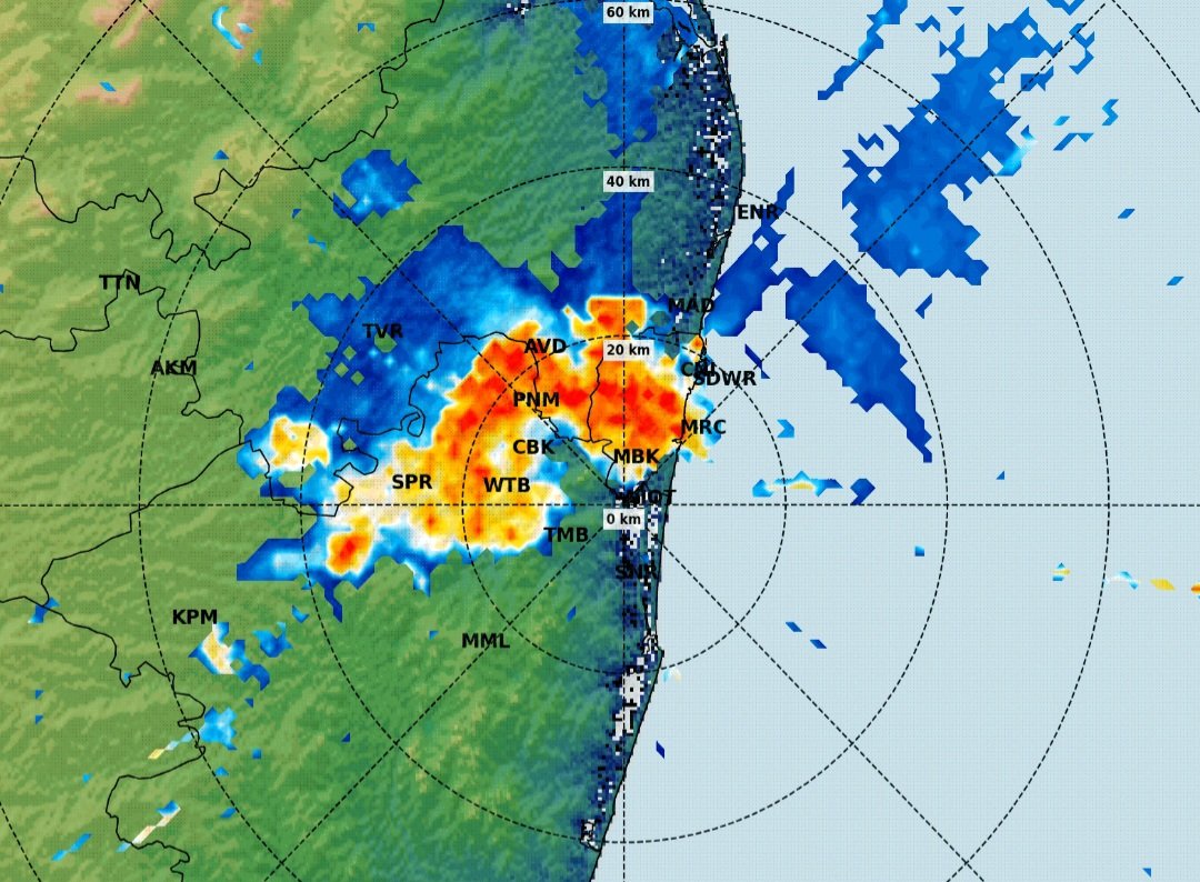 Evkwf_18's tweet photo. ☔️ Enjoy April Rains chennai makkale! 😍 Storms moved and bloomed from North gave Terrific Rains over Western suburbs. 

♦️ Parts of Chennai especially T Nagar  surroundings pelted with 45+ mins of Carnage spell. Many other parts too got Moderate Rains. 

#ChennaiRains #TNRains https://t.co/2lqpZxbbNA
