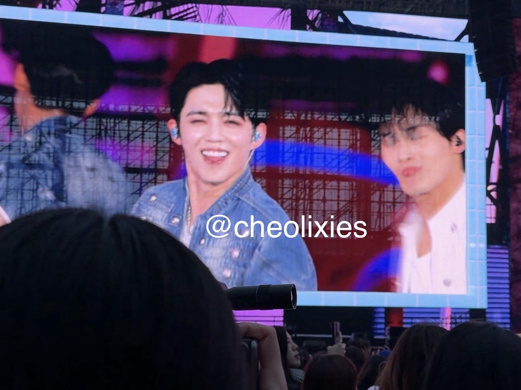 cheolixies's tweet photo. user cheolixies had one of the the best weekends of her life 🤍✨

#StrayKids #스트레이키즈
#SKZ_6TH_FANMEETING
#STAY_in_Our_Little_House

#SEVENTEEN #세븐틴
#SVT_WORLDTOUR #NEW_ENCORE
#SVT_TOUR_NEW_ https://t.co/2T75Wfbgo0