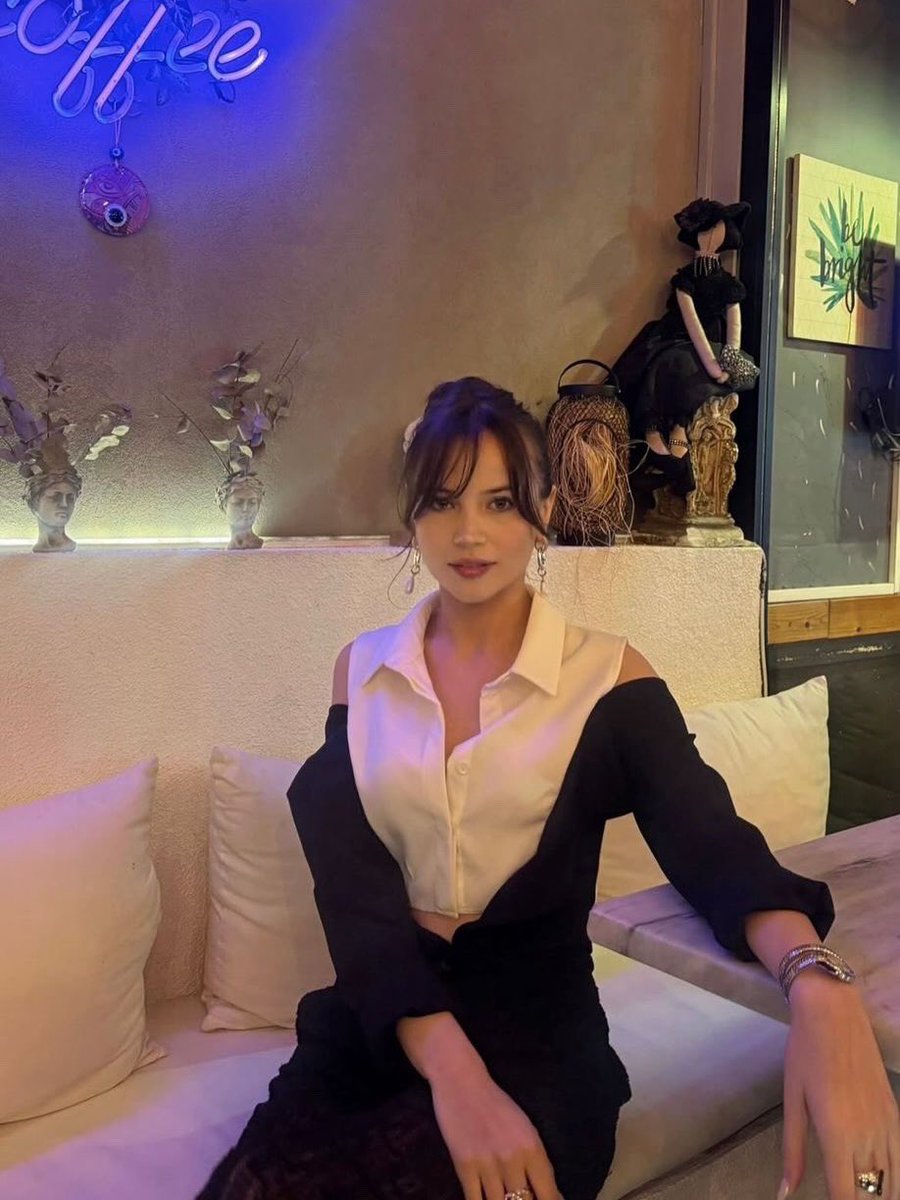 anadidacta's tweet photo. I don't know how to describe her beauty. I only wish I would have born so beautiful as she is. 🧚🏻♂️👑🤍🌷🩷🫶🏻
@yagmur_yuksel_ #yagmurYüksel
#naturalbeauty
#talentomenajerlik
#InStyleTürkiye
#rolmodel
#çarpma
#aşksözleşmesi https://t.co/8R4ZZueRt3