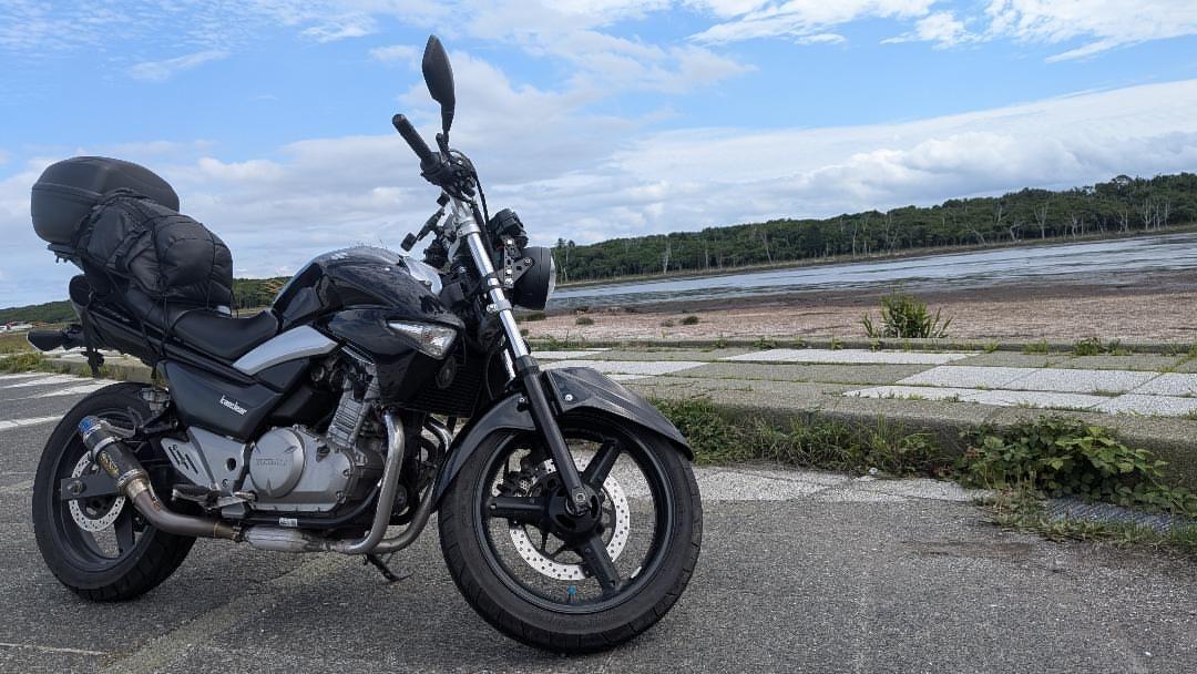KITAMIMOTO's tweet photo. 北見工大新入生の皆さん
  ご入学おめでとうございます!!

  北の果てで、バイクの繋がりを求めているそこのあなた!!
  ツーリングからサーキットまで、自由な活動を楽しんでいます

  バイクがなくても大丈夫!!
  
入部希望の方はDMにてお待ちしております!!
 #春から北見工大
 #北見工大 https://t.co/31OOb4xKbU