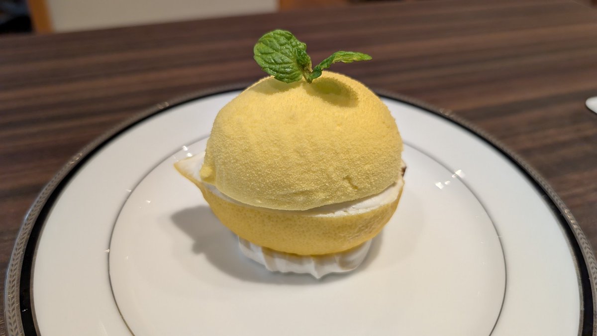 かるら tweet media