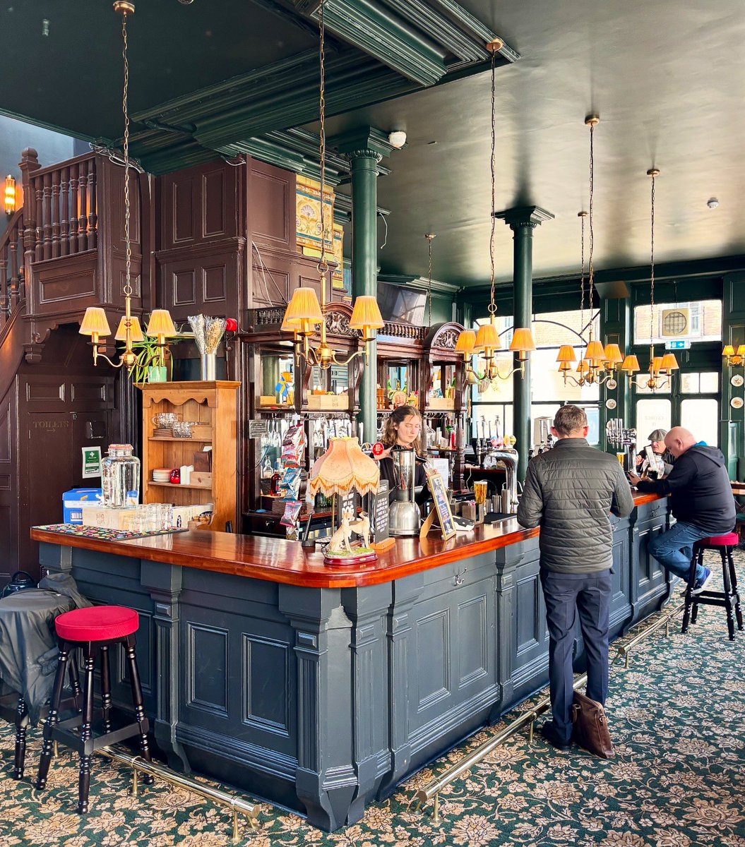 London Pub Map tweet media