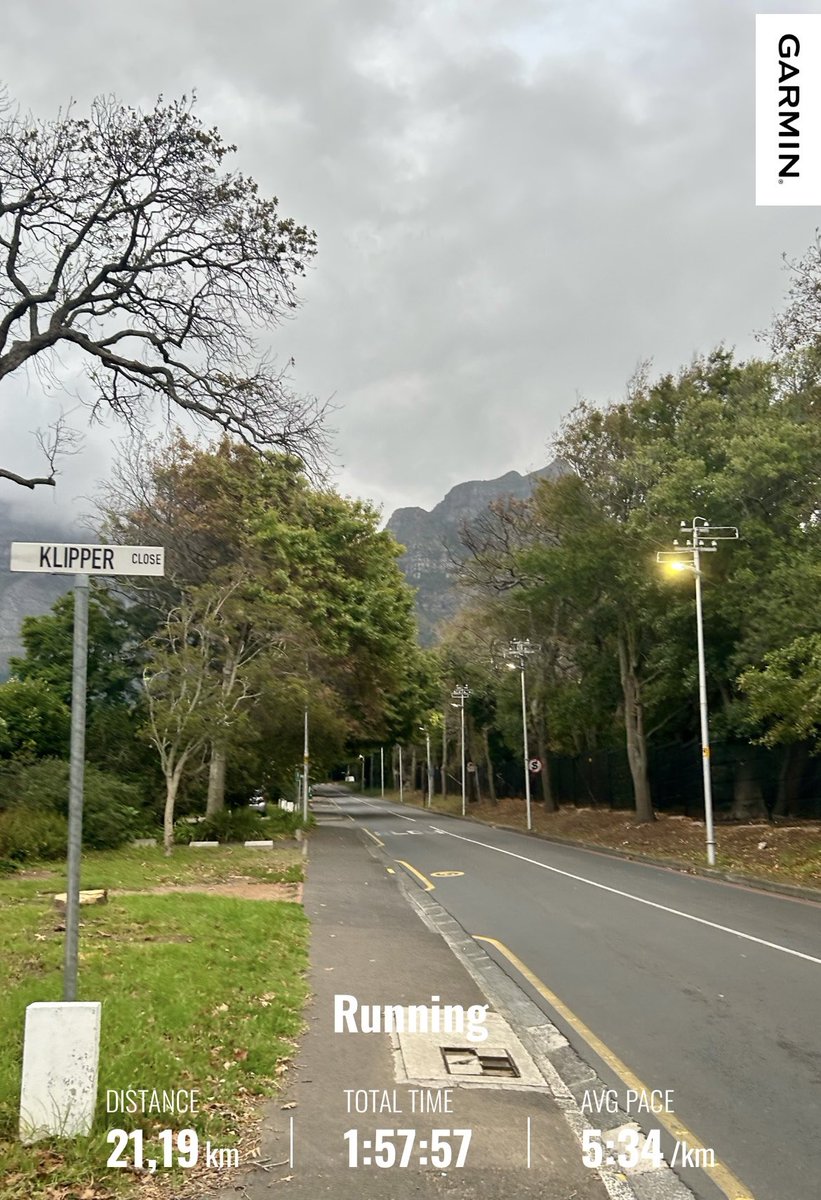 theflyingdon's tweet image. The loneliness of a long distance run. #runner #runningunprovoked