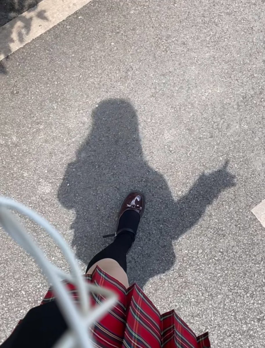 是个美女吧 tweet media