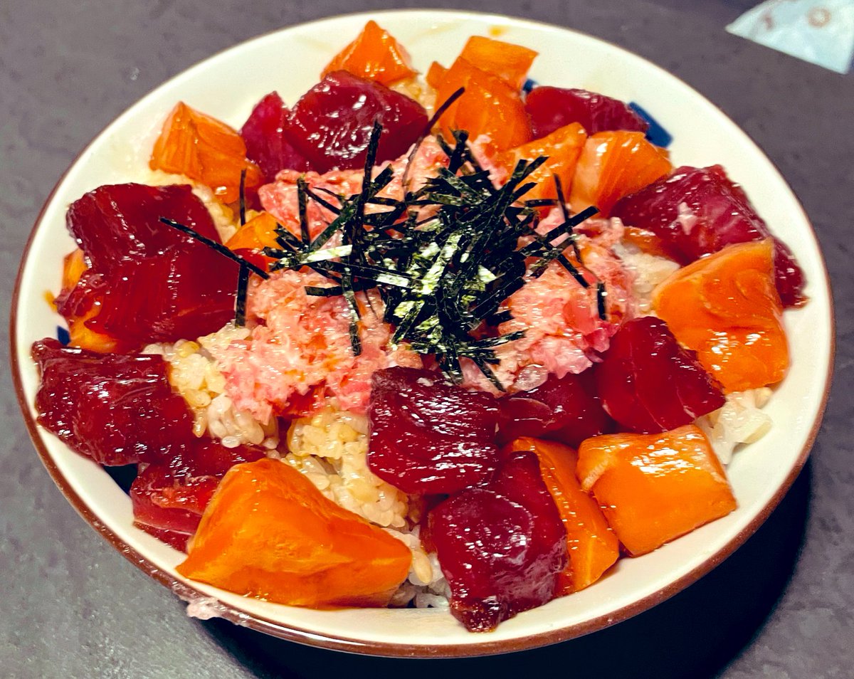 ryu92po's tweet photo. 漬け海鮮丼作るのにハマってます。
久々です皆様🔥 https://t.co/9GxGHOiG6y