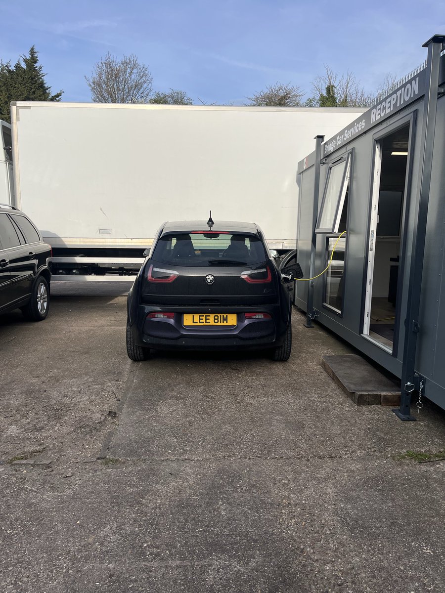 leemars1981's tweet image. No ques at my Petrol station.The bmw i3s is the best daily #bmwi3 #i3s