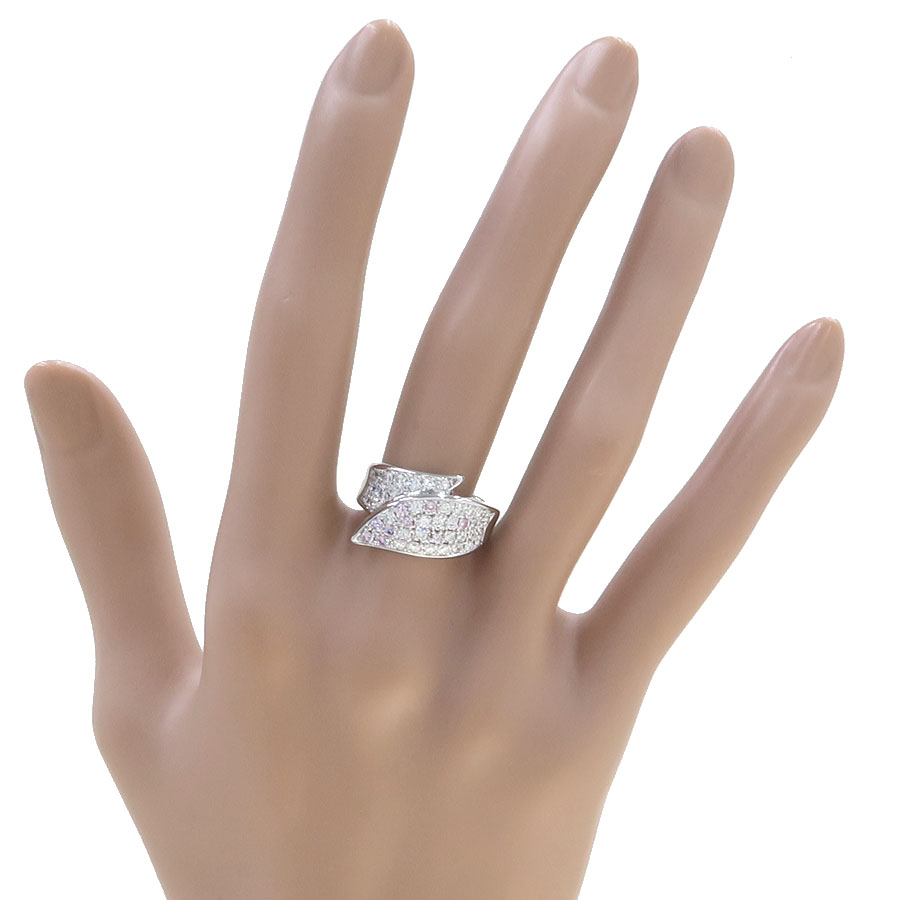 タサキ、ピンクダイヤリングが入荷いたしました。
We have received a new shipment of TASAKI pink diamond rings.

散りばめられたピンクダイヤモンドが素敵です。
The scattered pink diamonds are lovely.

sanoya.co.jp/ec/products/de…

Welcome to SANOYA.
Duty Free Discount Coupon!
Please use