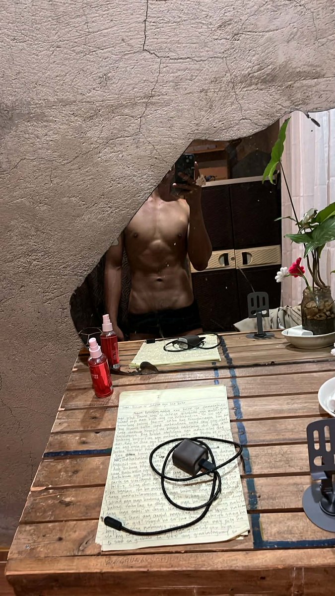 dyrothdark's tweet photo. sheeshh 🤤 https://t.co/KlfZYL8po7