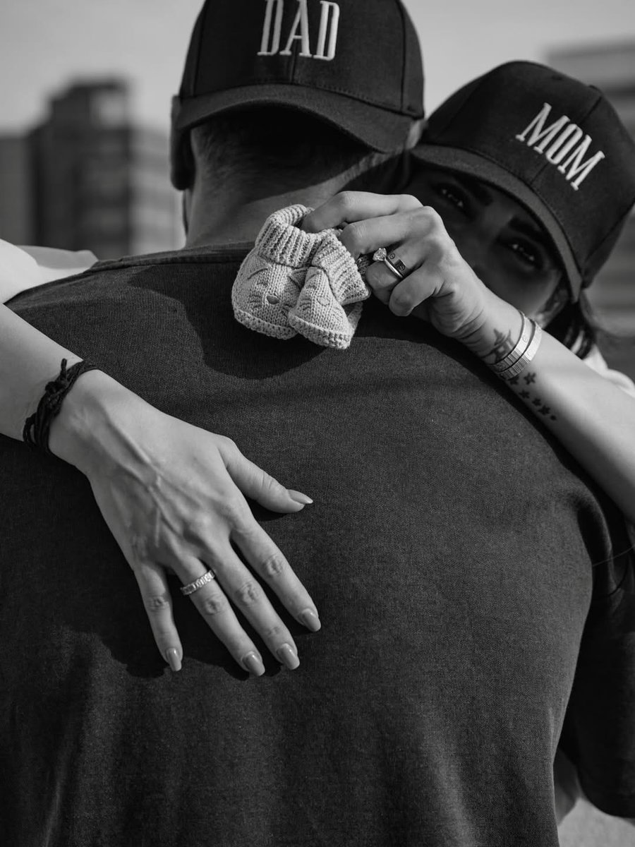 filmfare's tweet image. Many congratulations! ❤️

#KarishmaTanna and #VarunBangera announce pregnancy. 

#Celebs