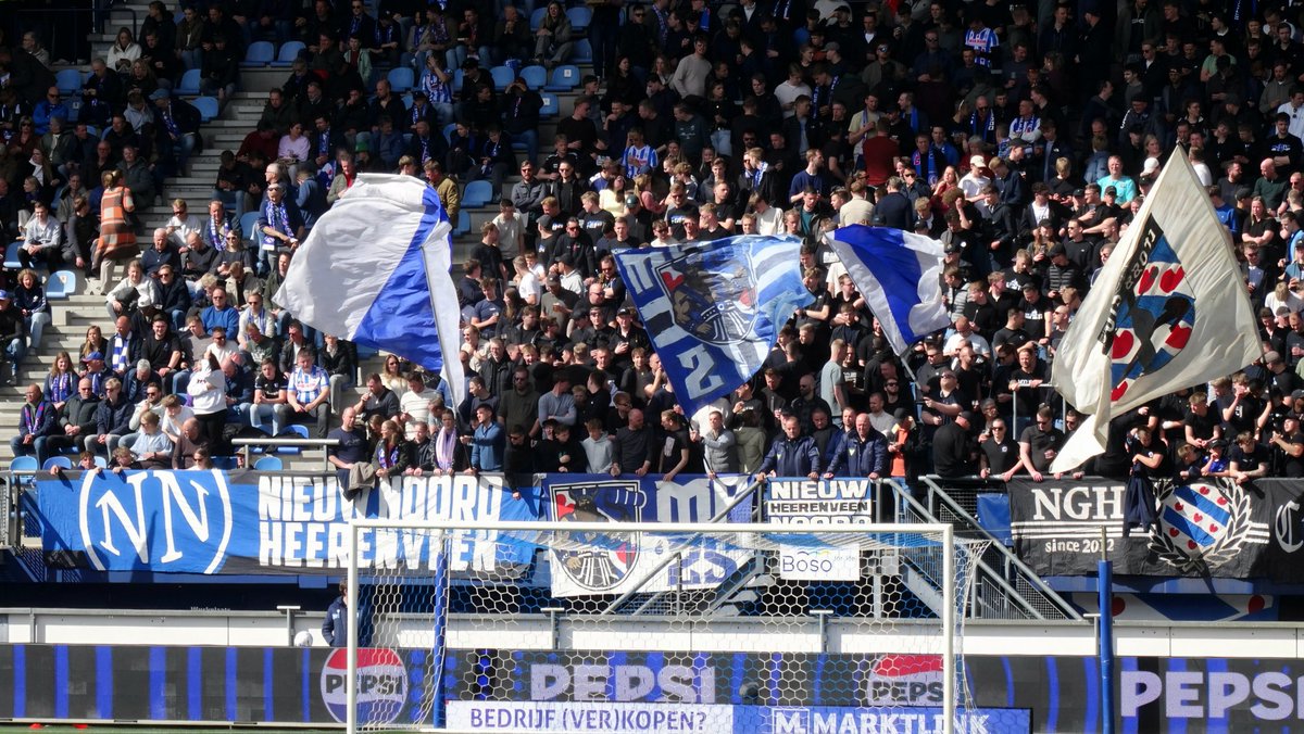 mfw1970's tweet photo. SC Heerenveen - Heracles Almelo  4 : 1
5.4.2026, Eredivisie 
Abe Lenstra Stadion 
Heerenveen ( NL. )
#heeHER https://t.co/H82BOt0ODd