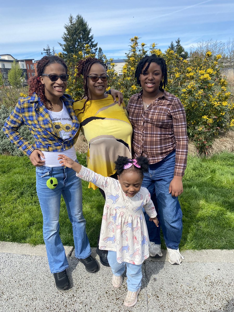 KandiRayn_'s tweet photo. Easter pics with the family came out amazing! Love us &amp; what we are creating. Our kids know what love looks like because of us 🥰🥰
Slideshow loading…. https://t.co/WtE1Tse217