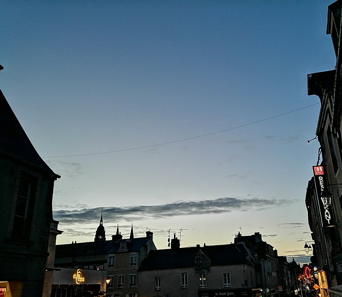 Sacré Monstre tweet media