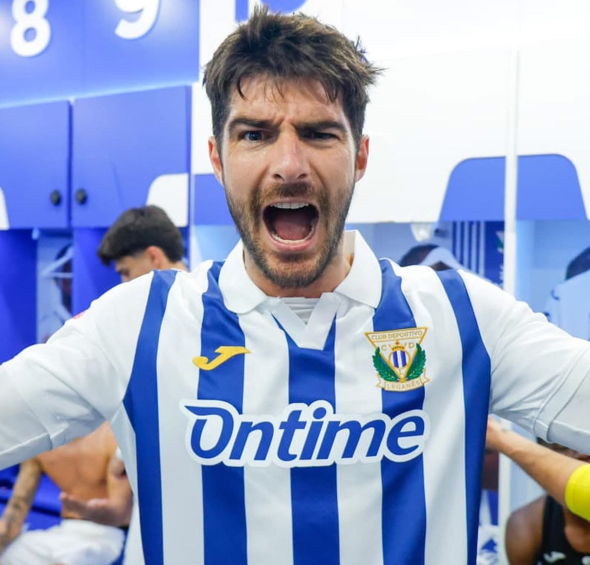 LegaFᴀɴᴛᴀsʏ tweet media