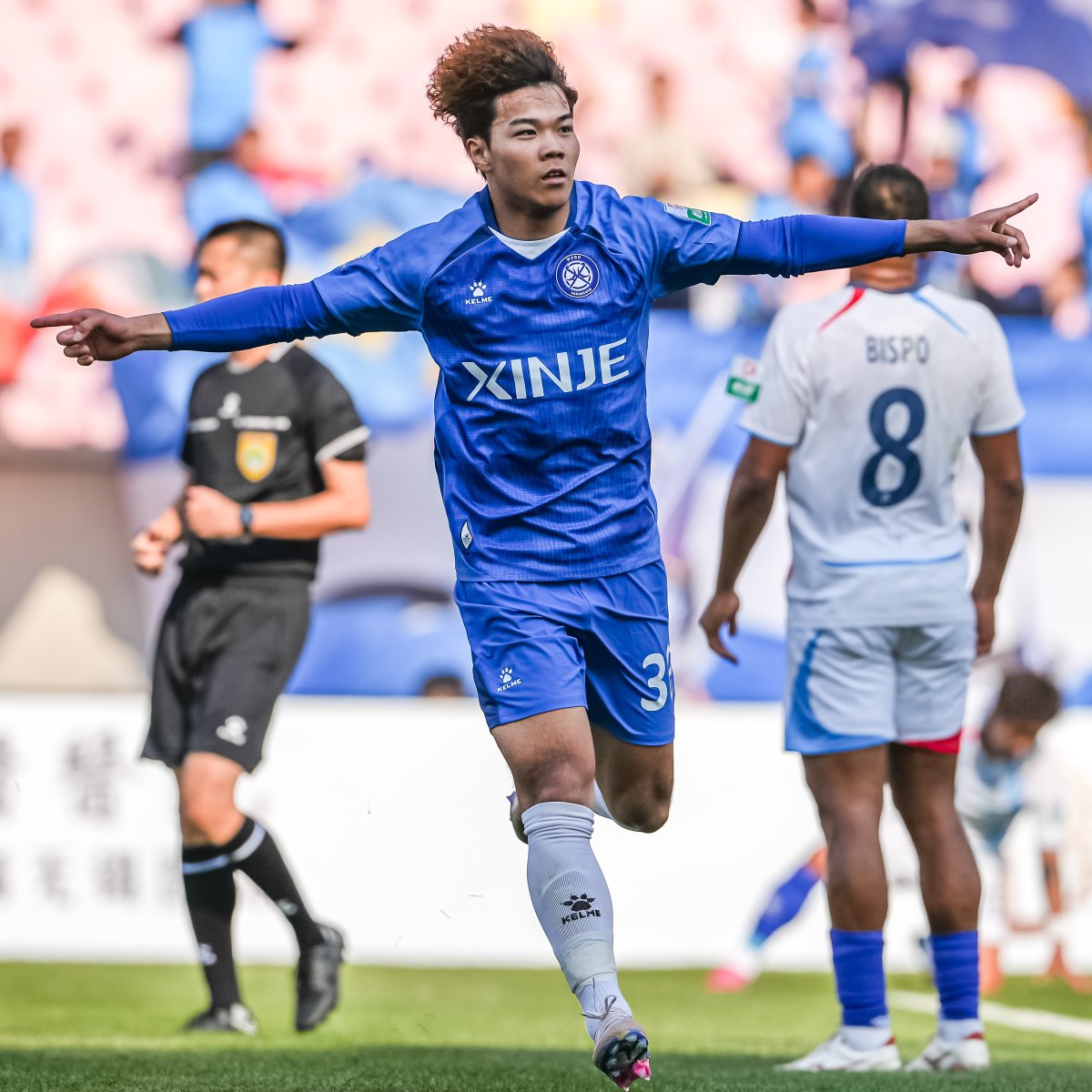 Manchester Tang Rui 🧐🇨🇳 Tang Rui, a 20 yo FW on loan from Shandong Taishan to Wuxi Wugo ...