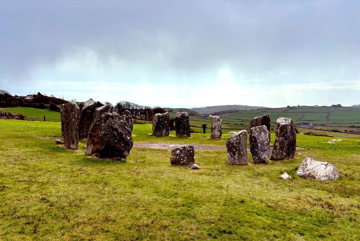 ave_omnibus's tweet image. Gray stones stand silent
Watching the centuries turn
Here I see them stand
Long aeons after the hands
That set them turned back to dirt

#vss365 #hand #tanka-esque

Stone circle outside of Rosscarbery, Ireland.