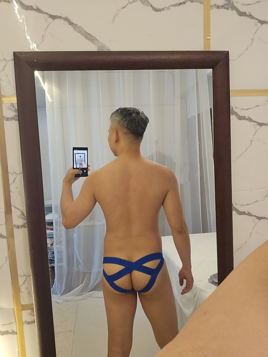 Crazy guy relaxing tweet media