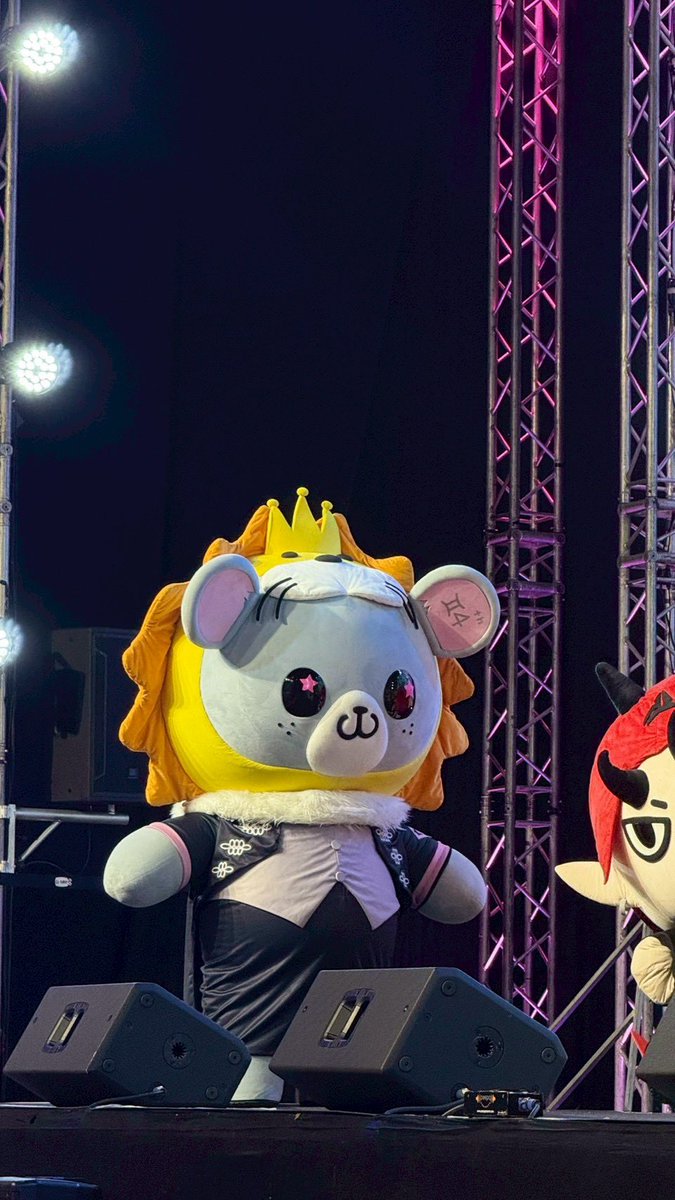 LOOK KHUNNOO tweet media