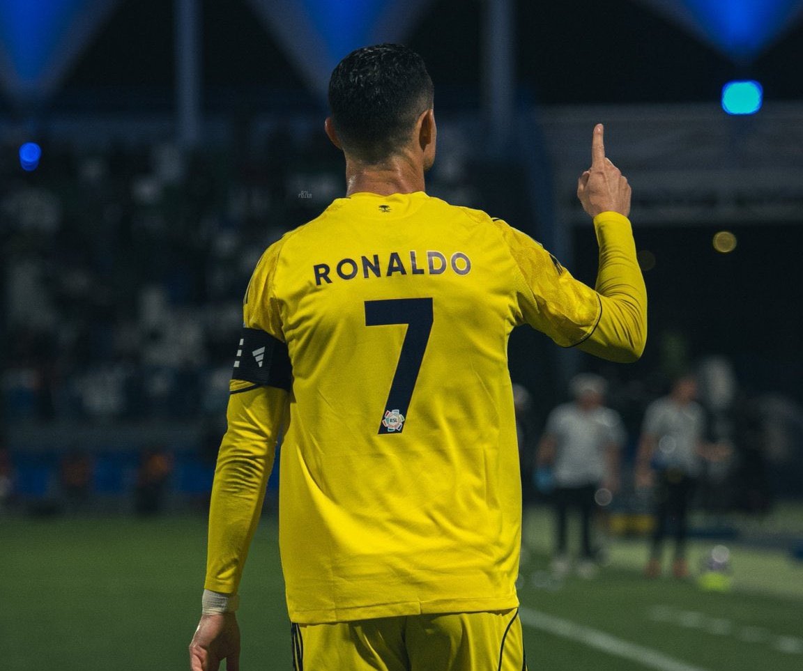 elishabulus_'s tweet image. It'd be awesome to have a Ronaldo documentary after he retires 😎! 

The younger generation can learn a thing or two from his life and career 💪. #Ronaldo #Legend #Docuseries