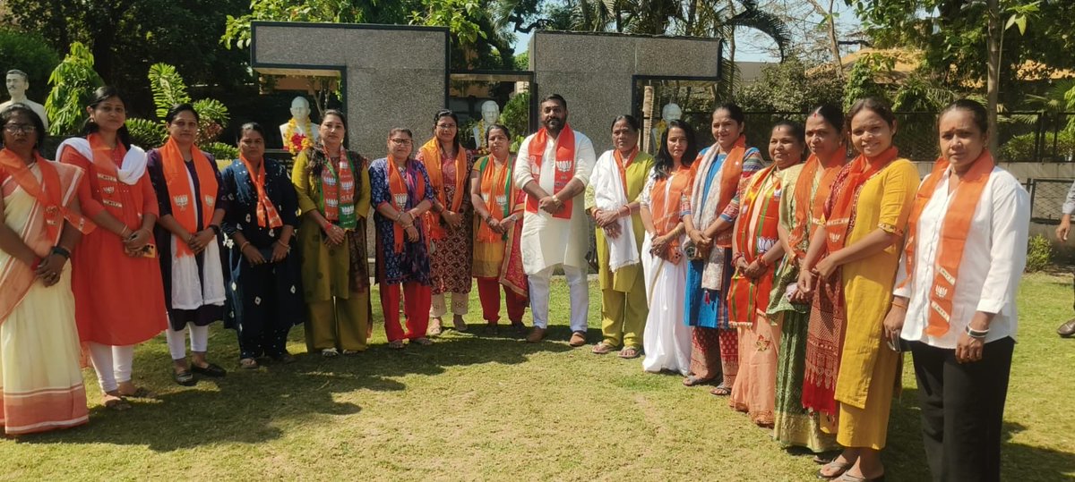 રાષ્ટ્રવાદી વિચારધારા, દેવદુર્લભ કાર્યકર્તાઓનો અવિરત પરિશ્રમ, નિડર અને નિષ્કલંક નેતૃત્વ ધરાવતી વિશ્વ ની સૌથી મોટી રાજનૈતિક પાર્ટી "ભારતીય જનતા પાર્ટી" ના સ્થાપના દિવસની સૌને શુભેચ્છાઓ...<a href="/narendramodi/">Narendra Modi</a> <a href="/AmitShah/">Amit Shah</a> <a href="/PMOIndia/">PMO India</a> 
#BJPSthapnaDiwas  
#BJP4IND  
#BJP4Gujarat 
#કમળ_ખીલશે