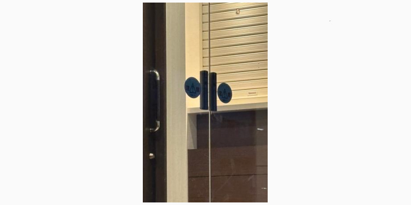 沖縄タイムス tweet media