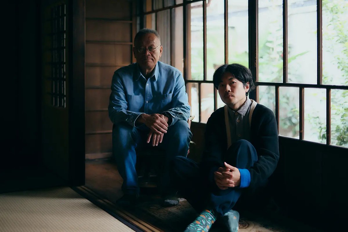AlwaysLsnJp's tweet photo. エレクトロニックと環境音楽を横断する『Interwoven』。
aus×磯田健一郎、世代も拠点も異なる2人によるコラボ作です。

都内と八丈島、それぞれの環境で生まれた本作はどのように形になったのか。2人に話を聞きました。

https://t.co/TbycwTvjyU

@AudioTechnicaJP @OISHIHAJIME https://t.co/SnN6fJEGHa
