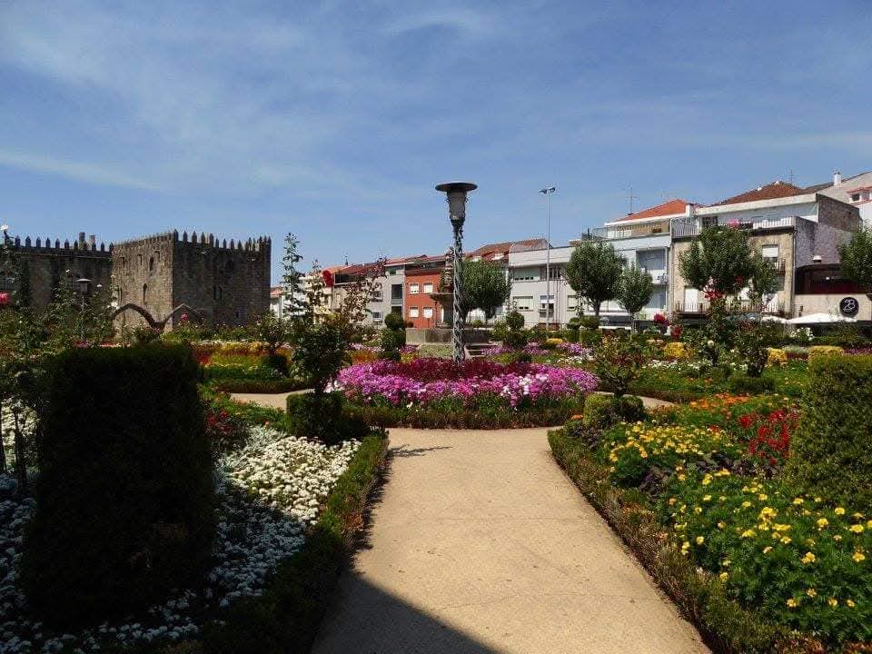skymanuelima's tweet image. O Jardim de Santa Bárbara localiza-se na freguesia da Sé, no centro histórico da cidade de Braga, em Portugal. Trata-se de um jardim público municipal, junto à ala medieval do Paço Episcopal Bracarense. #Jardim_de_Santa_Bárbara #Braga #visitPortugal #travelphotography #viagens