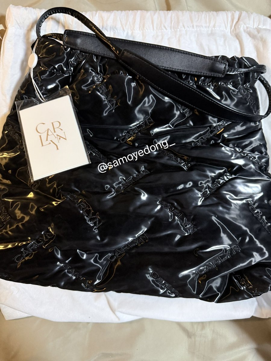 Samoyedong_'s tweet photo. ส่งต่อกระเป๋า Carlyn Twee bag สี SPACE BLACK (ใช้งาน 1 ครั้ง) ส่งต่อ 2000 รวมส่ง ยังไม่ได้แกะป้ายเลยงับ✨ สนใจเดมขอภาพเพิ่มเติมได้เลยย💕
#carlyn #ส่งต่อcarlyn #กระเป๋าcarlyn #ส่งต่อกระเป๋ามือสอง #ส่งต่อกระเป๋า https://t.co/TFEbR4M5Fl