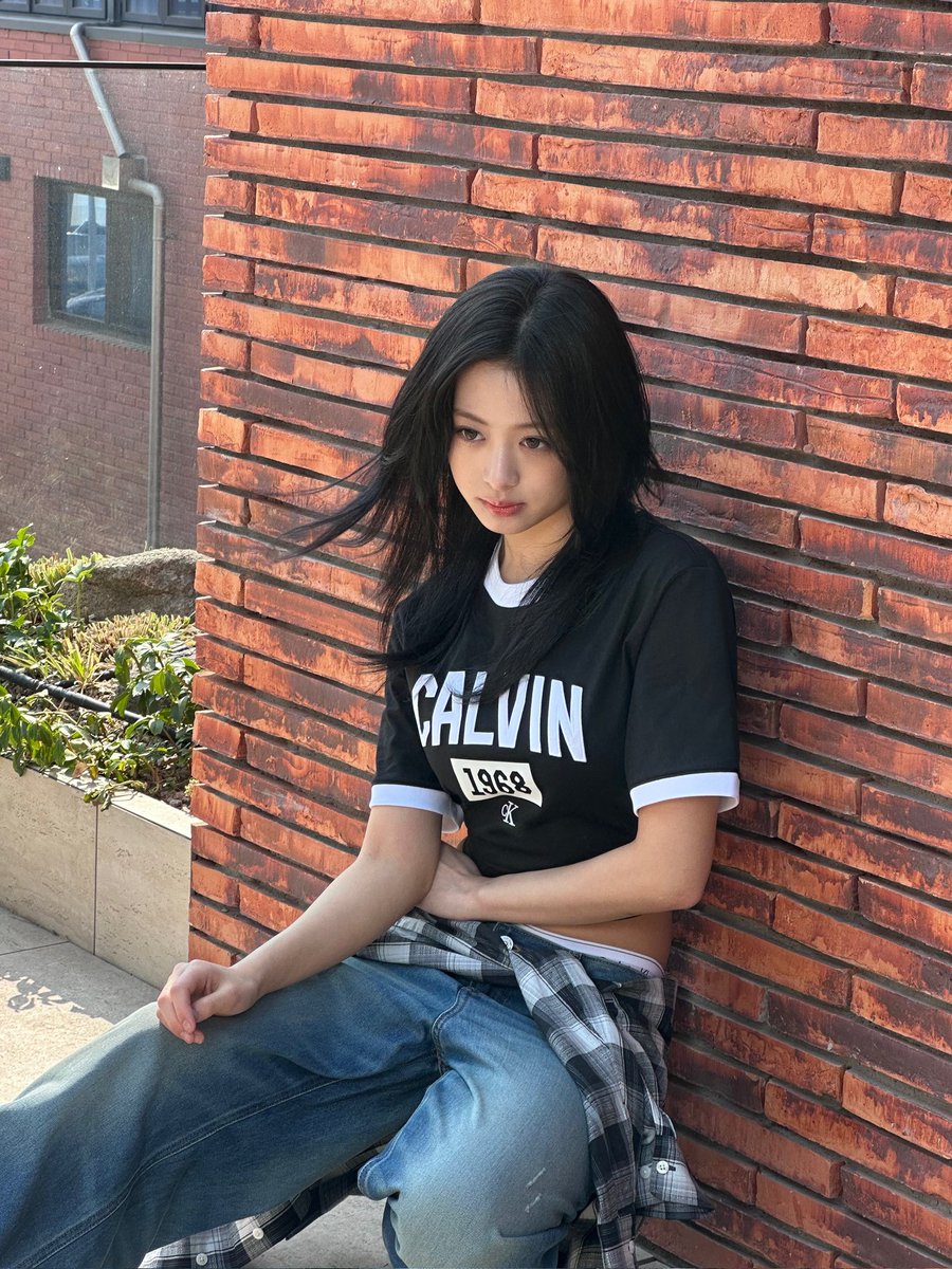 ahyeon pics tweet media