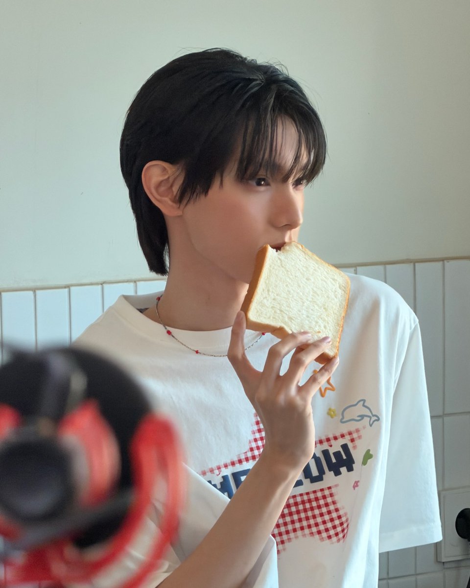 chuei liyu pics tweet media