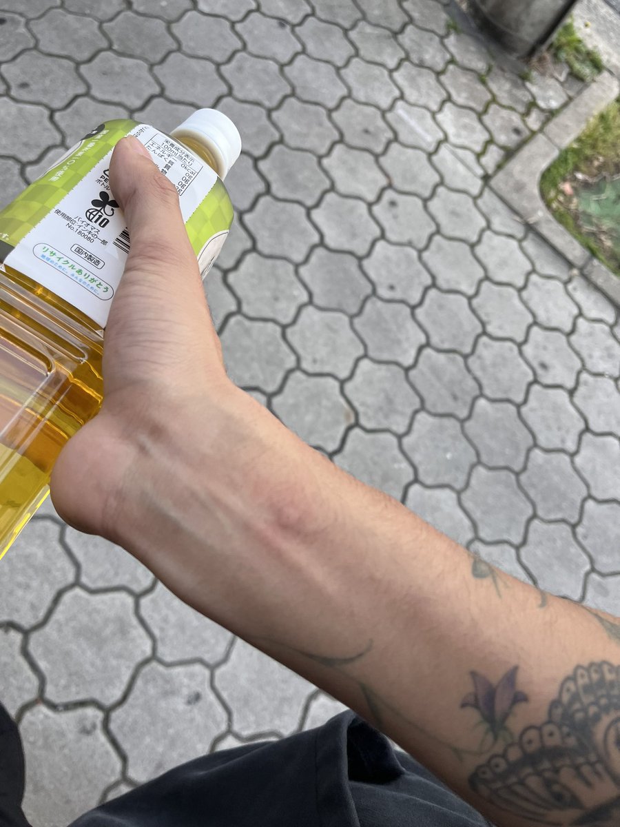 呪詛師あいどる橋本 tweet media