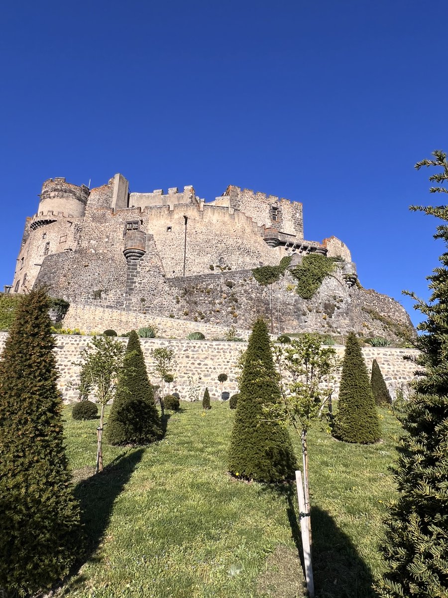 Claude Aguttes tweet media