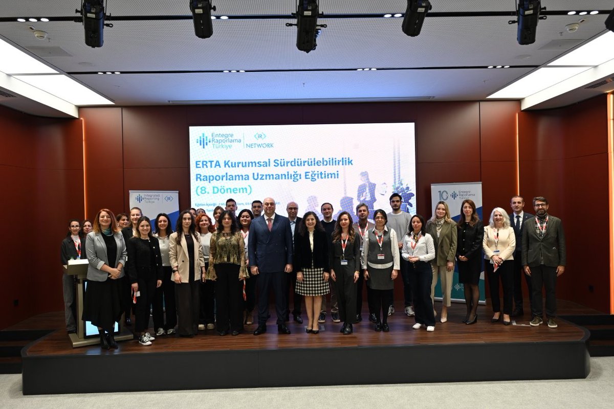 erta_tr's tweet photo. ERTA’nın KGK Akreditasyonlu Kurumsal Sürdürülebilirlik ve Raporlama Uzmanlığı Programı’nın 8. Dönemi, OYAK Maden Metalürji'nin değerli ev sahipliğinde, 01 Nisan 2026 Çarşamba günü gerçekleştirilen açılış töreni ile başladı. https://t.co/uB1AM4yb3A