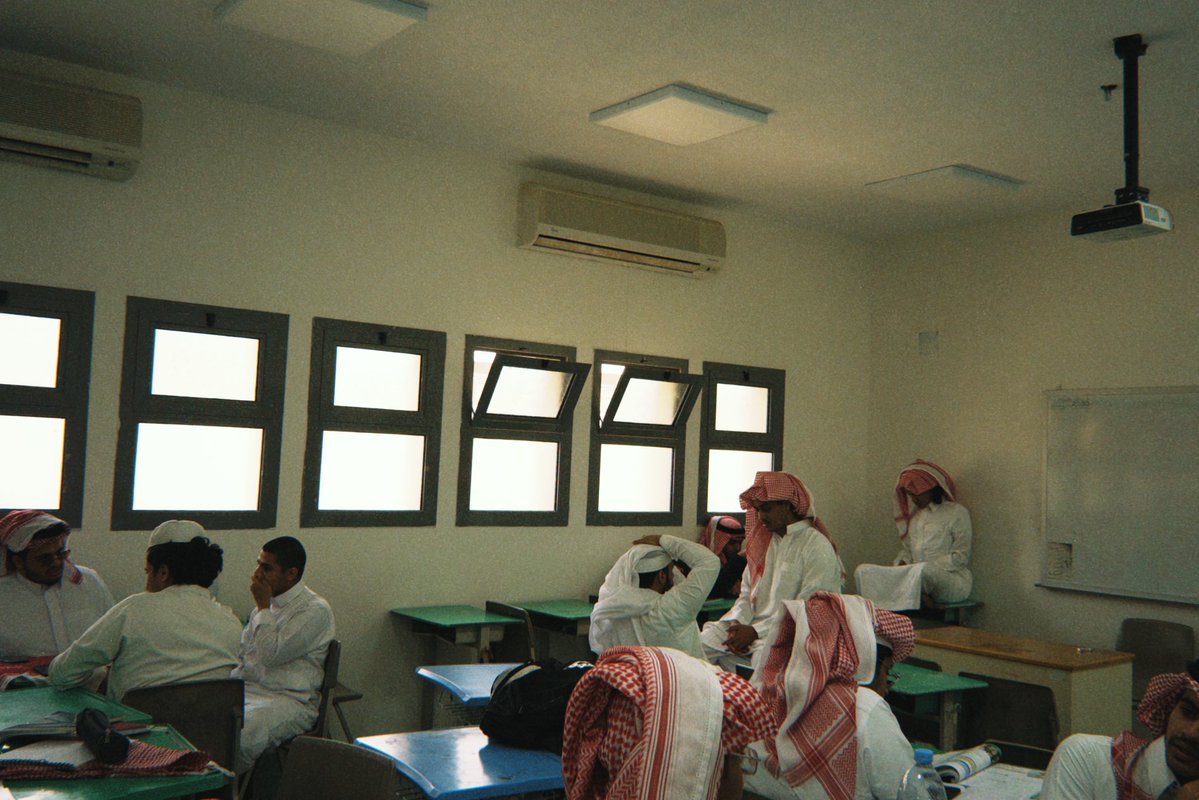 بندر tweet media