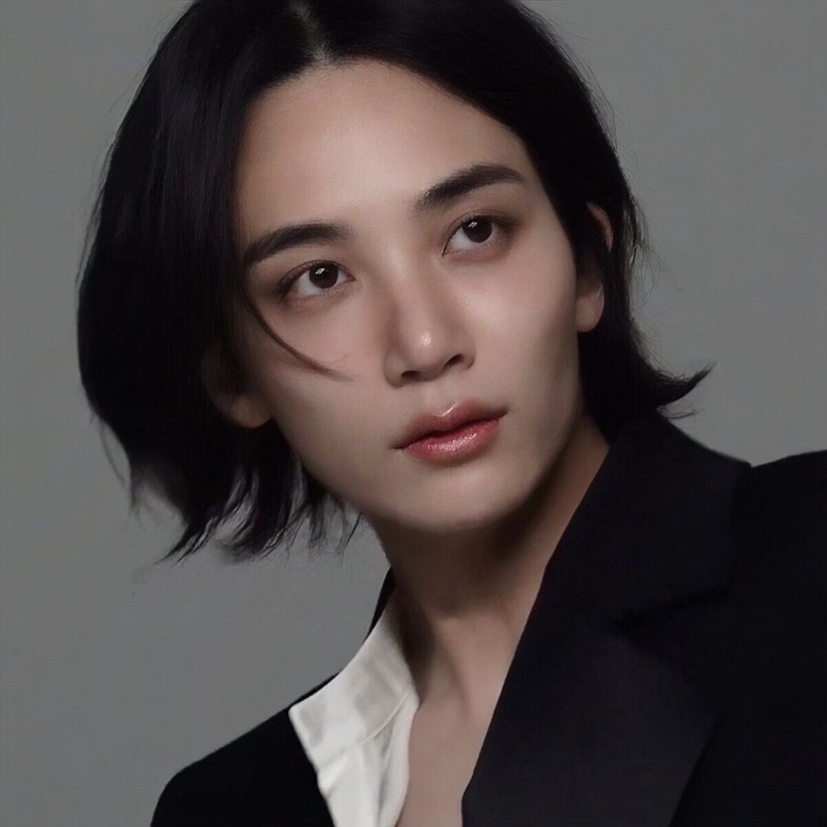 윤정한 얼굴 tweet media