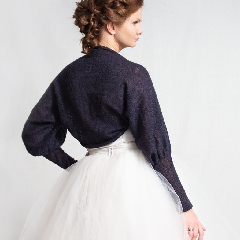 SuperSoftKnits's tweet image. Elegant puff sleeve bridal bolero 💕   Handmade Victorian-inspired shrug — perfect for weddings or bridesmaids #Bridal #Bolero #Wedding #PuffSleeve #Handmade #CoverUp 

etsy.me/3tWirv6