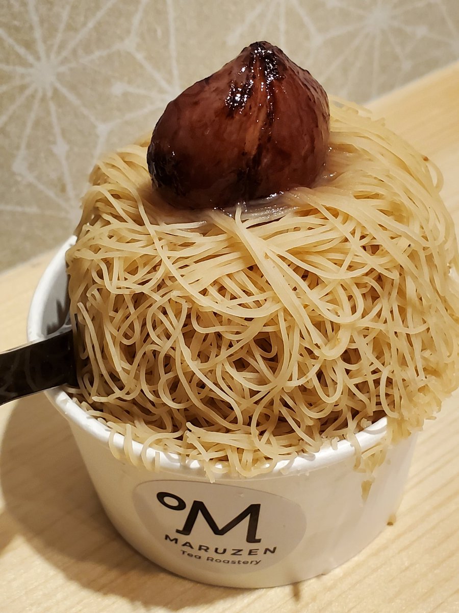 ranRAM919's tweet photo. ���ンブラン食べたくて来ました！
抹茶と悩んで和栗モンブラン🌸
ニョ～～ッて出てる❗ニョ～～ッて‼️w https://t.co/pIw4s8YbKG