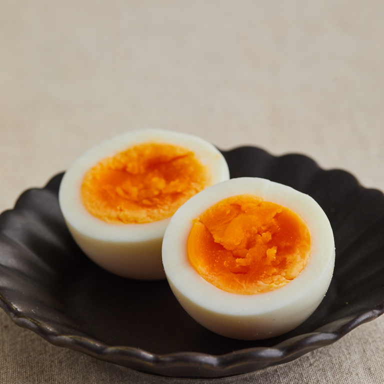 PMap_protein's tweet photo. 朝食の「ゆで卵」が1日のカロリーを減らす？！

朝ごはんはパンより「卵」が正解🥚 
朝食に卵を食べたグループは、ベーグルを食べたグループに比べて満腹感が持続し、その日の昼食以降の総摂取カロリーが自然と減ったという研究結果が！

#PMap 
#卵
#プロテイン
#タンパク質 https://t.co/yVcPS6ZVay