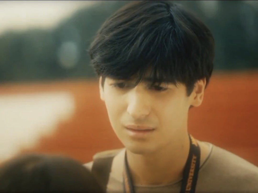 a | ✨️ tweet media