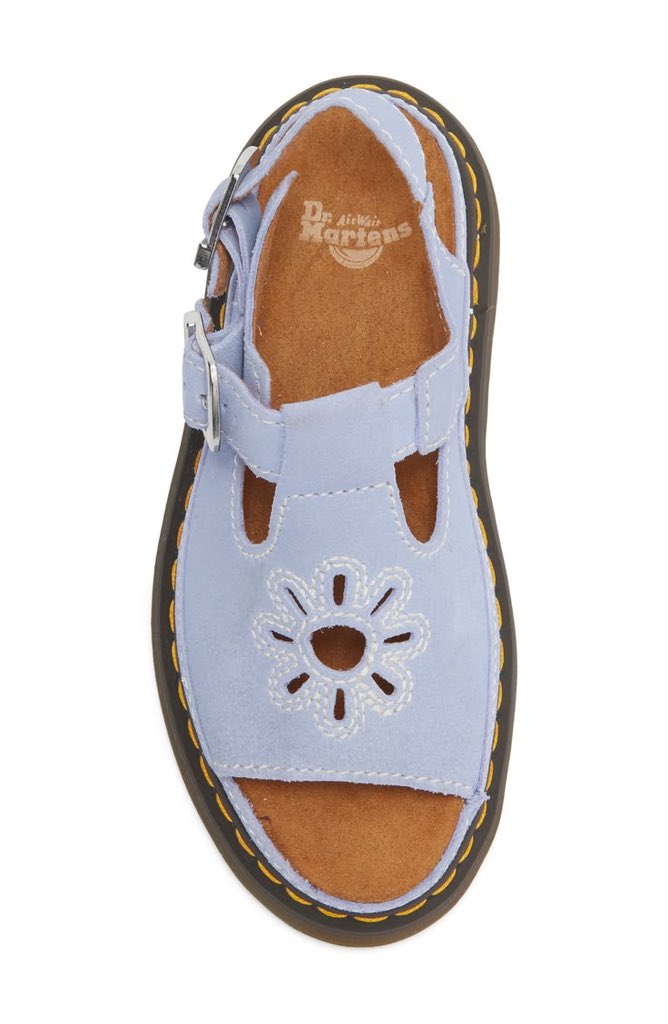 angie! (she/her) tweet media