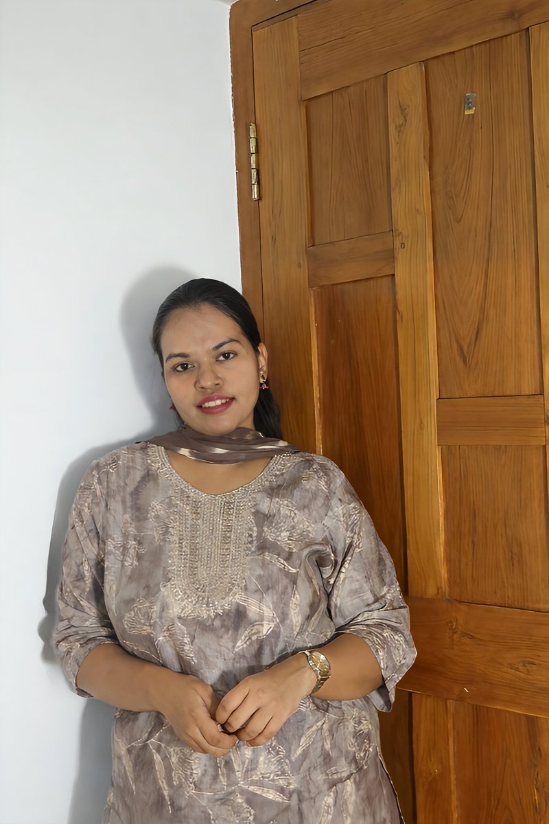 anjali_bara_'s tweet image. Simple look, strong vibe ✨
.
.
#simplelook #desistyle #elegantvibes #indianoutfits