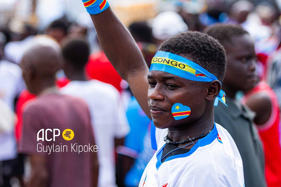 radiookapi's tweet image. #Revuedepresse
🗞️📰Les journaux de la capitale commentent largement, ce lundi, deux actualités : l’annonce du gouvernement d’un dispositif d’accueil temporaire de migrants expulsés des USA et l'accueil des Léopards à #Kinshasa.
Lire ici ➡️ tinyurl.com/bdesyumc