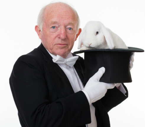 MonthVeterans's tweet photo. Before he became a household name, magician Paul Daniels served in the @BritishArmy  - Green Howards.

From soldier to star of The Paul Daniels Magic Show and winning a Rose d'Or at the Golden Rose of Montreux Awards.

#Veterans #PaulDaniels #BritishArmy #MagicCircle https://t.co/bvVRJhGN74