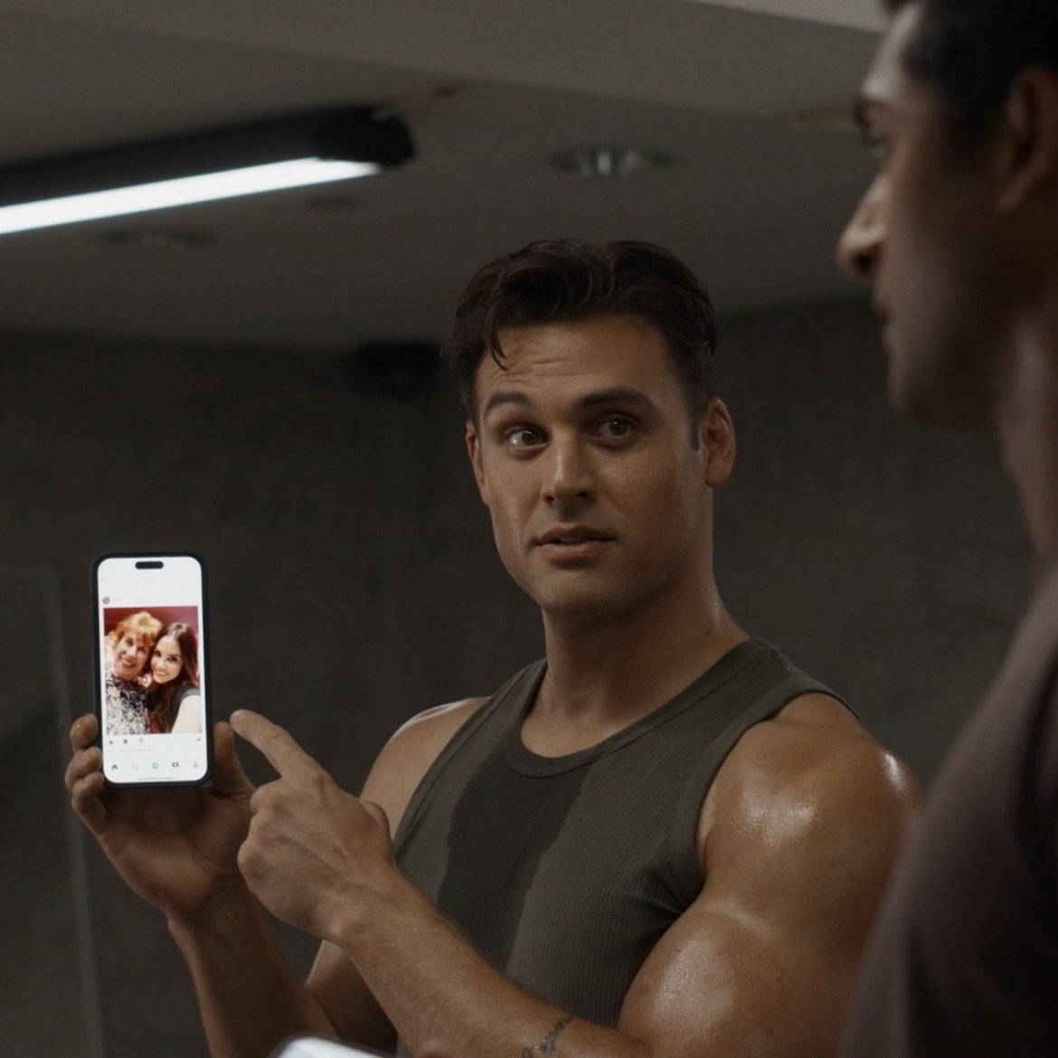 bella 🚒 tweet media