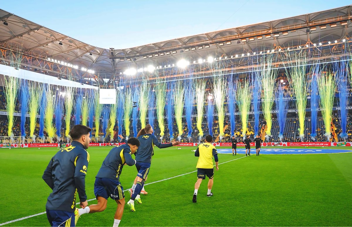Kibicibicis's tweet photo. Yılın Fotoğrafı 💛💙 https://t.co/isdvG015Uc
