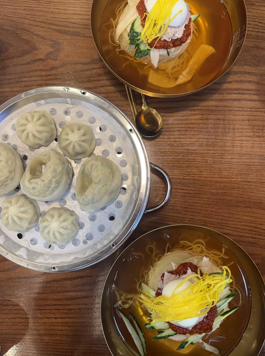 thwjsl2's tweet photo. 2일차

📍가온밀면, 에낭, 소연옥

아침부터 비와서... 햄들었지만 비 그치고 날씨가 너~~무 좋았음 소품샵 돌아다니다가 졸귀 폰케 구매 https://t.co/DbetWosRIx