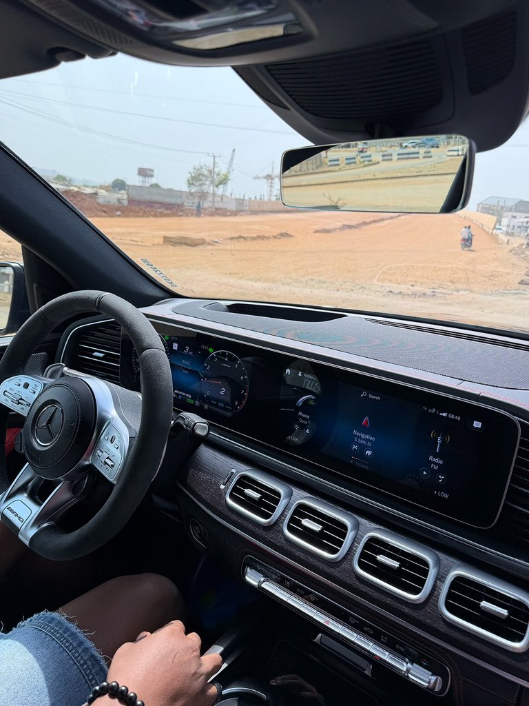 T I M I S Z N tweet media