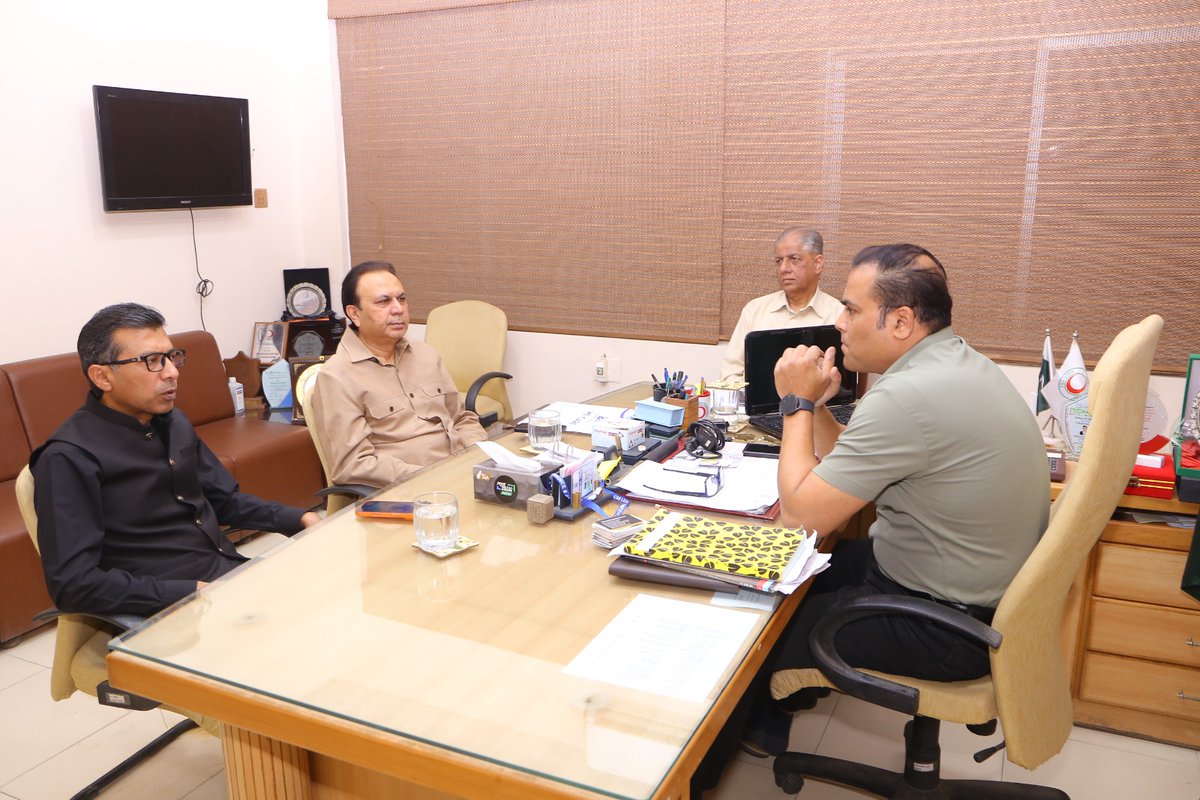 prcsindh's tweet photo. Mr. Khurram Bhatti visited #PRCS with former DG #Bait-ul-Mal and met Chairman Rehan Hashmi. Discussions focused on #training, #public #mobilization, and #disastermanagement, with support assured from the #PM #Youth #Program. https://t.co/S3ikQ9W1ee