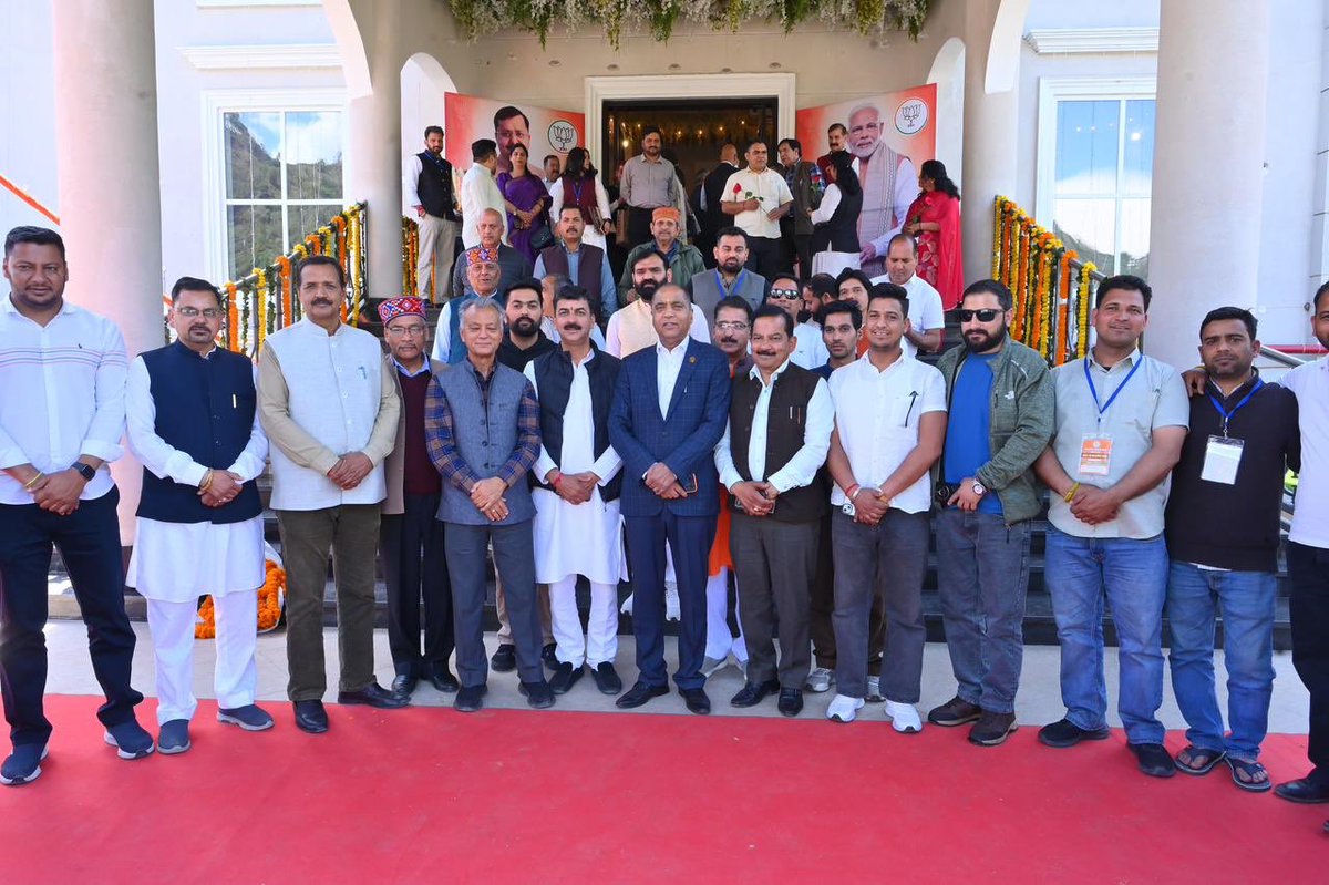 jairamthakurbjp's tweet photo. आज से मण्डी में प्रारंभ हो रही प्रदेश कार्यसमिति बैठक के लिए अपना पंजीकरण करवाया तथा तैयारियों की विस्तृत समीक्षा की।

इस दौरान पार्टी के पदाधिकारियों एवं कार्यकर्ताओं से भेंट की, कार्यकर्ताओं में बैठक को लेकर भारी उत्साह देखने को मिल रहा है। https://t.co/Lzs70DSGBm
