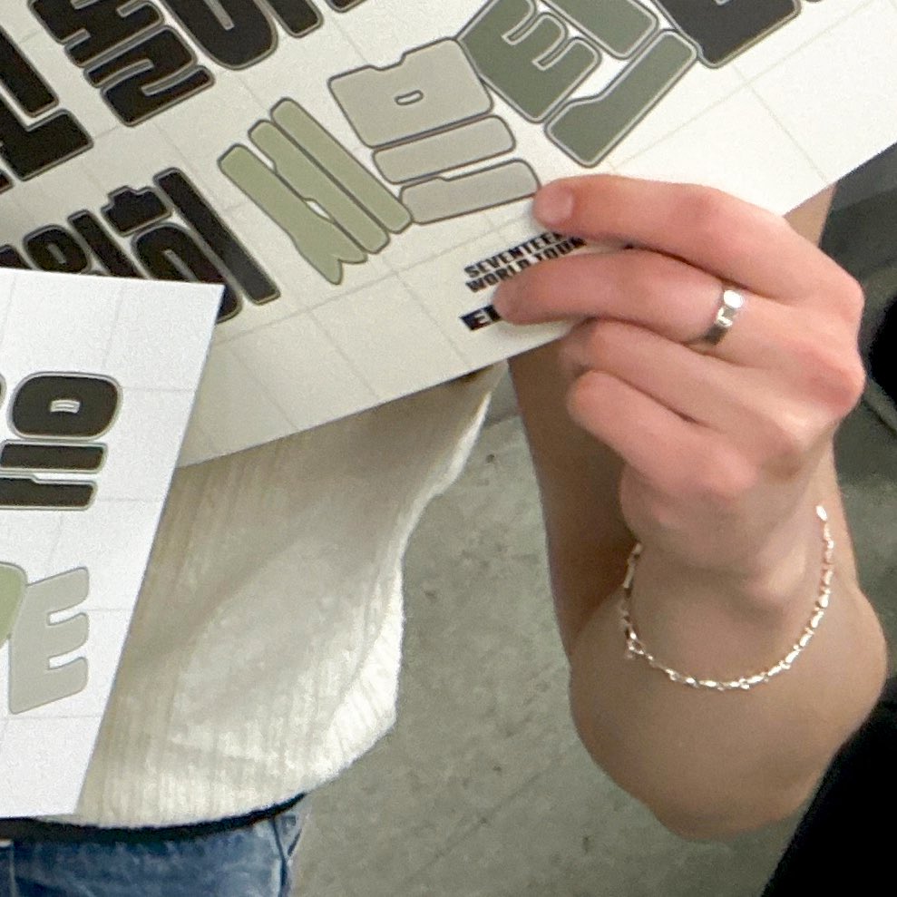 dino’s hands tweet media