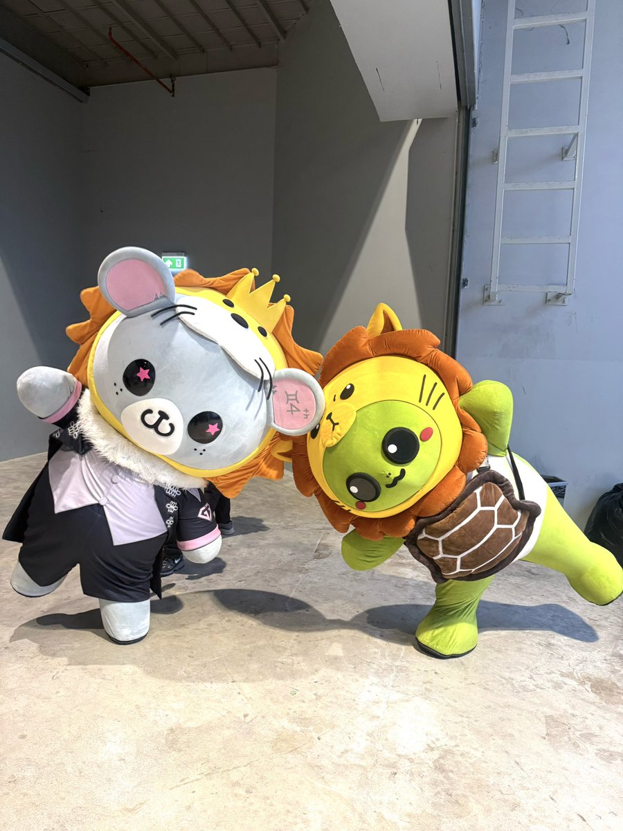 KING MAN tweet media